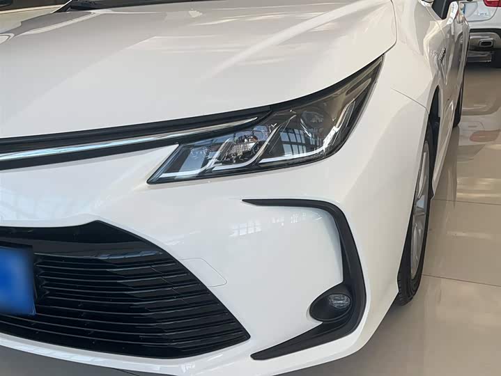 Фото 3 - Toyota Corolla