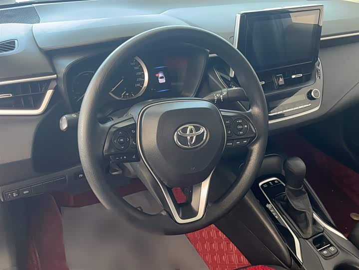 Фото 4 - Toyota Corolla