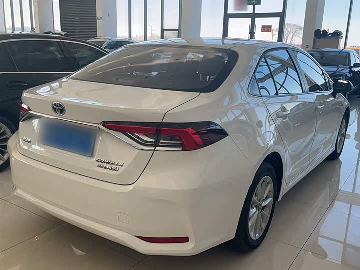 Фото 9 - Toyota Corolla