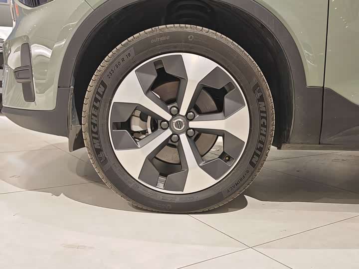 Фото 5 - Volvo XC40