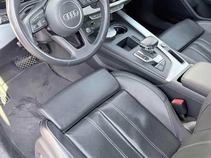 Фото 6 - Audi A4L