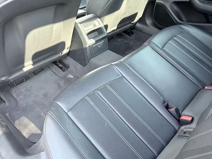 Фото 7 - Audi A4L