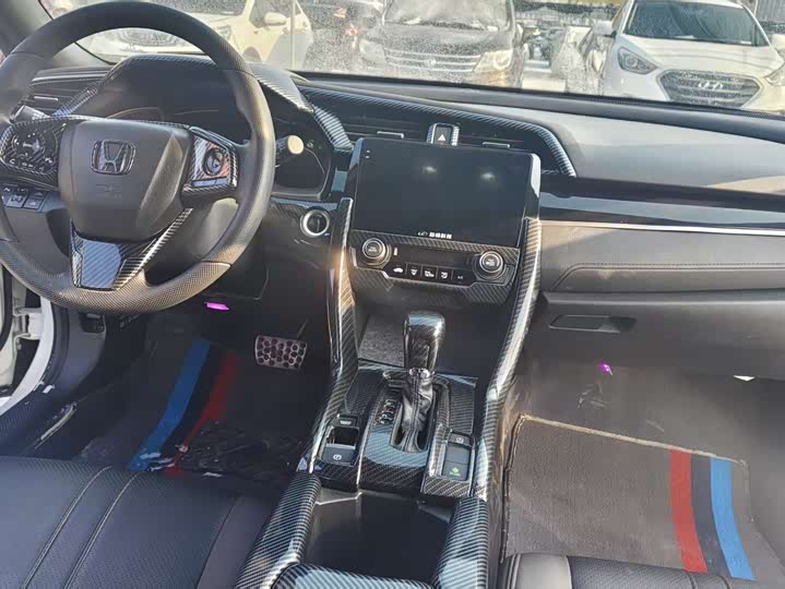 Фото 4 - Honda Civic