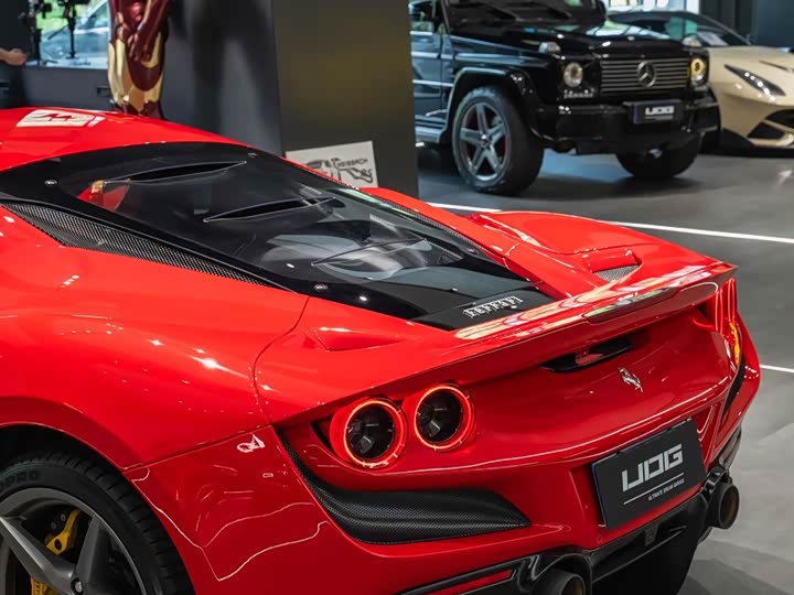 Фото 8 - Ferrari F8