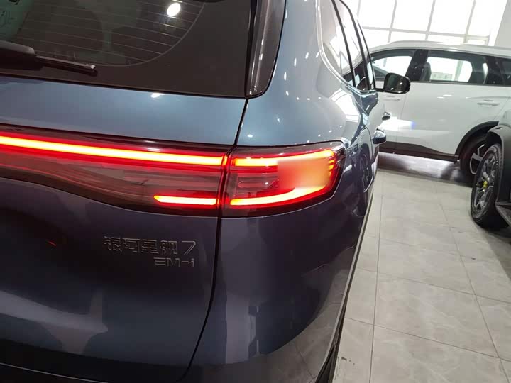 Фото 8 - Geely Galaxy Starship 7