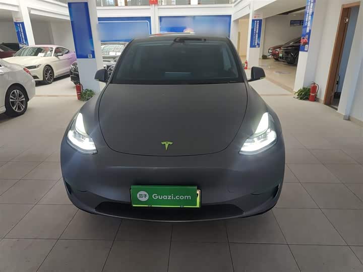 Фото 3 - Tesla Model Y
