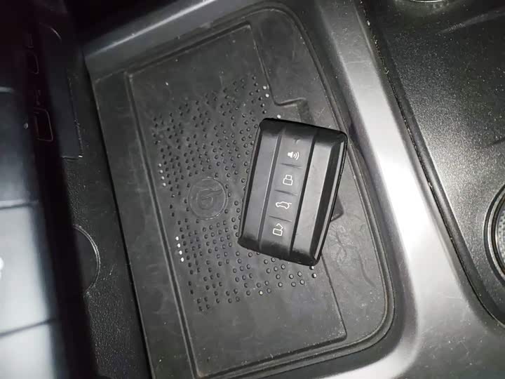 Фото 9 - Tank 300