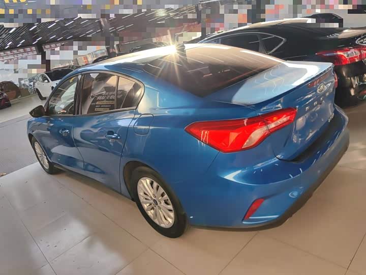 Фото 5 - Ford Focus