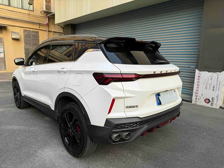 Фото 4 - Geely Coolray