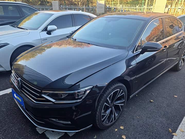 Фото 1 - Volkswagen Magotan