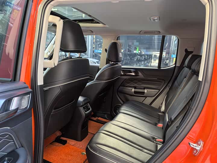 Фото 8 - Tank 300