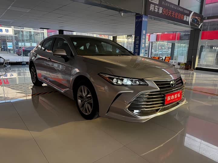 Фото 3 - Toyota Avalon