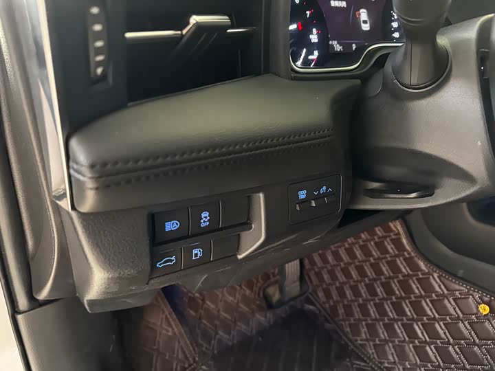 Фото 9 - Toyota Avalon