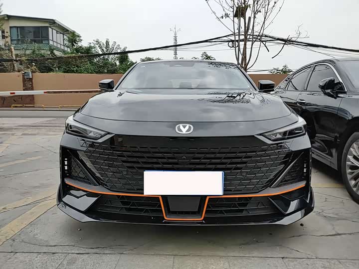 Фото 2 - Changan UNI-V