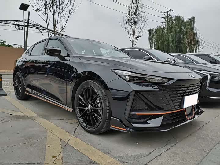 Фото 3 - Changan UNI-V