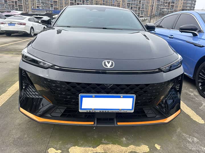 Фото 2 - Changan UNI-V