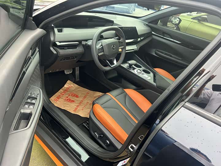 Фото 5 - Changan UNI-V