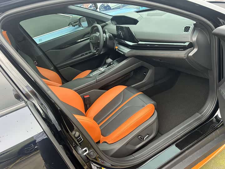 Фото 8 - Changan UNI-V