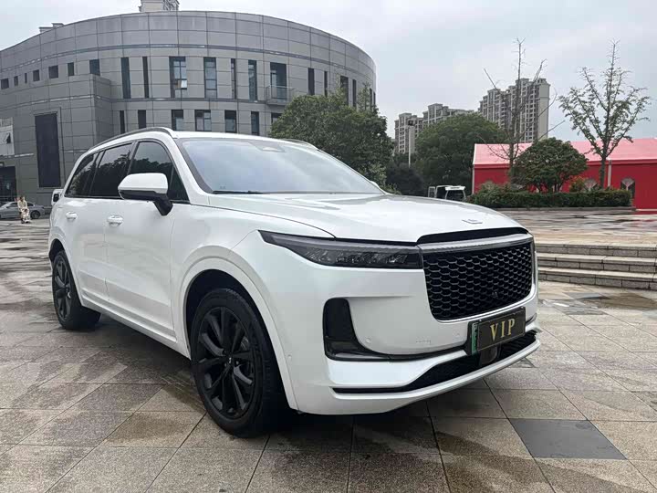 Фото 3 - LiXiang One