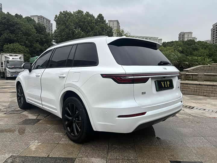 Фото 9 - LiXiang One