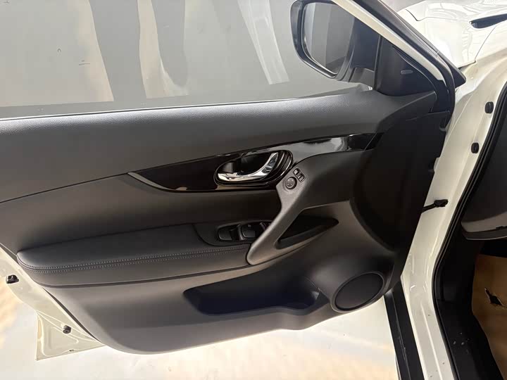 Фото 6 - Nissan X-Trail