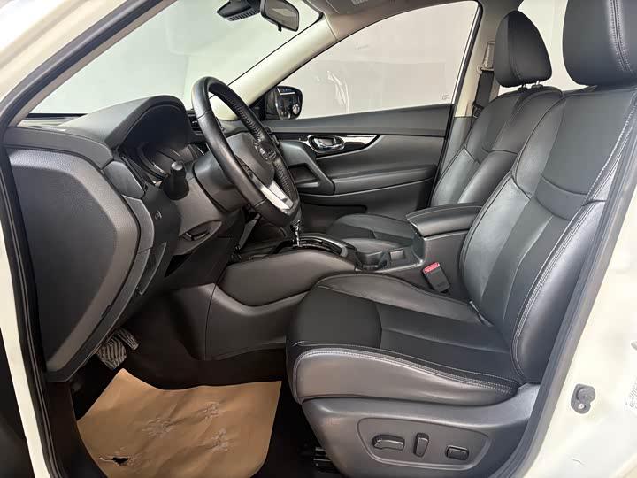 Фото 9 - Nissan X-Trail