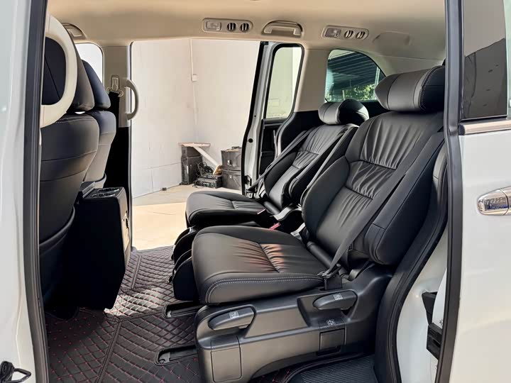 Фото 8 - Honda Odyssey