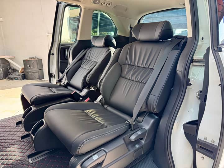 Фото 9 - Honda Odyssey