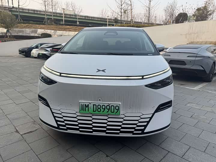 Фото 3 - XPeng X9