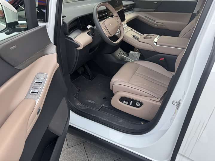 Фото 6 - XPeng X9