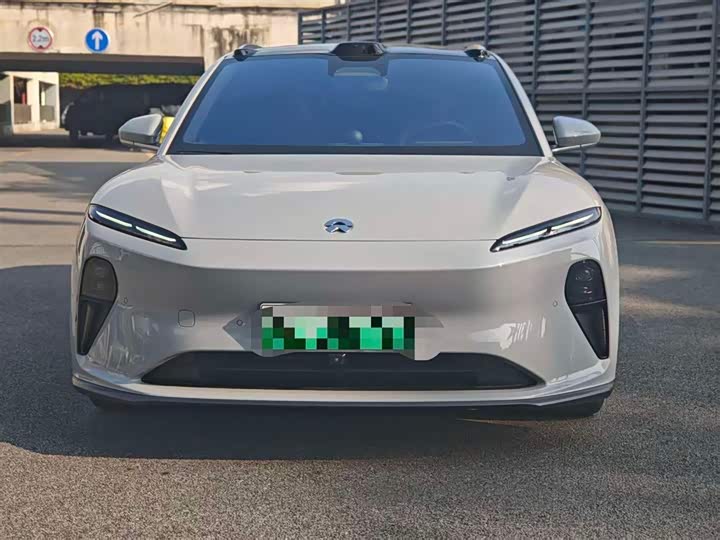 Фото 2 - Nio ET5T