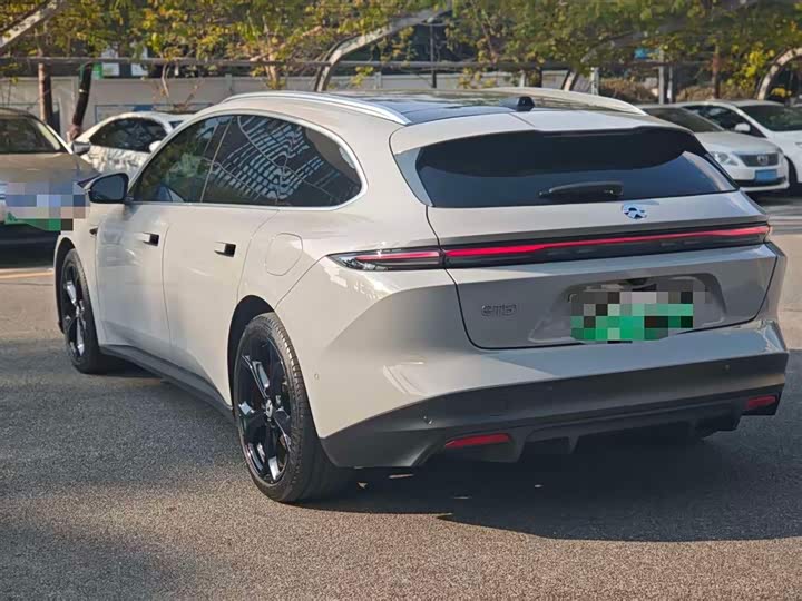 Фото 6 - Nio ET5T