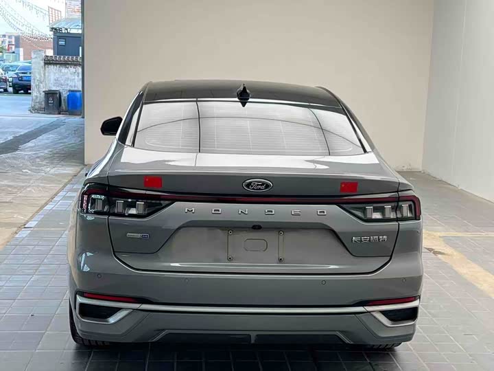 Фото 8 - Ford Mondeo