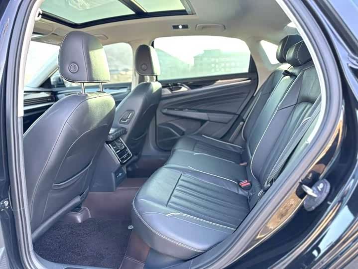 Фото 5 - Volkswagen Passat