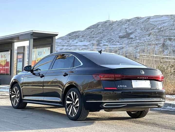 Фото 7 - Volkswagen Passat