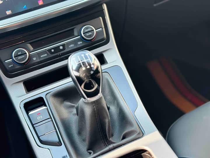 Фото 8 - Geely Emgrand GL