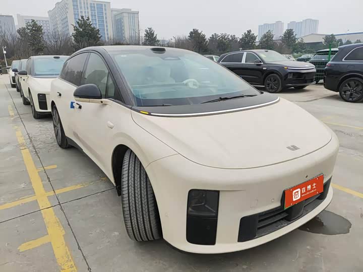 Фото 2 - LiXiang i6