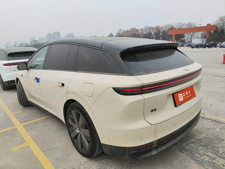 Фото 4 - LiXiang i6