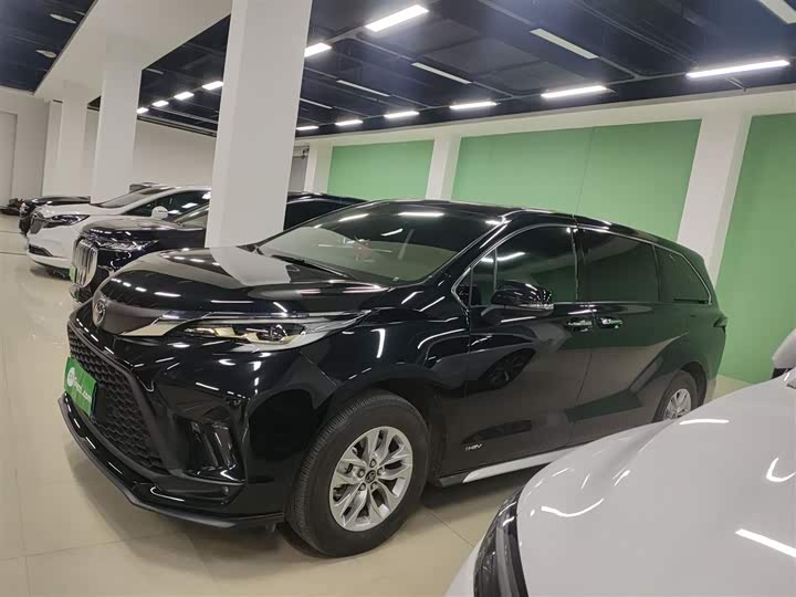 Фото 5 - Toyota Granvia