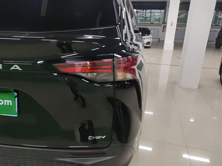 Фото 8 - Toyota Granvia