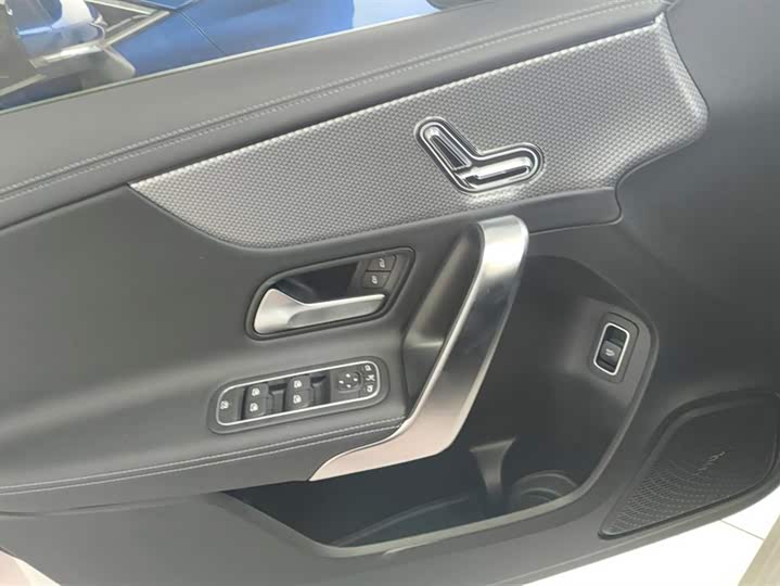 Фото 7 - Mercedes-Benz A-Class