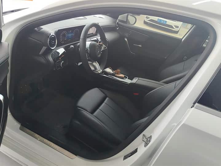 Фото 9 - Mercedes-Benz A-Class