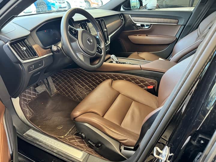 Фото 7 - Volvo S90