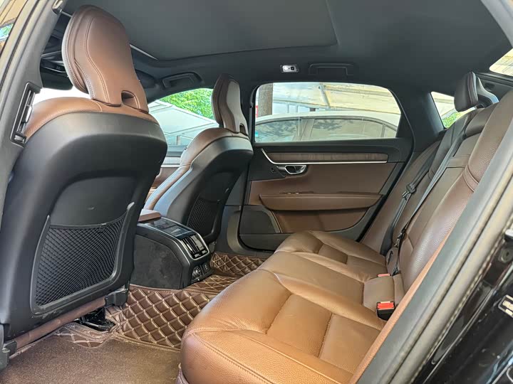 Фото 8 - Volvo S90