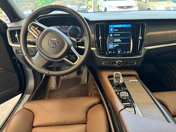 Фото 9 - Volvo S90