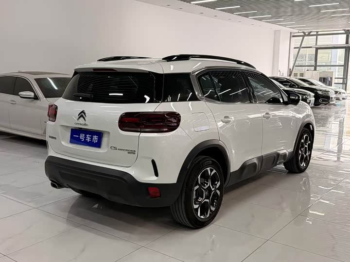 Фото 6 - Citroen C5 Aircross 2023