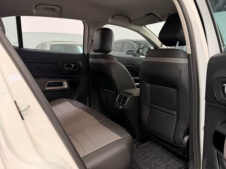 Фото 9 - Citroen C5 Aircross 2023