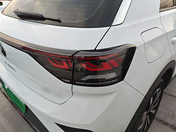 Фото 8 - Volkswagen T-Roc