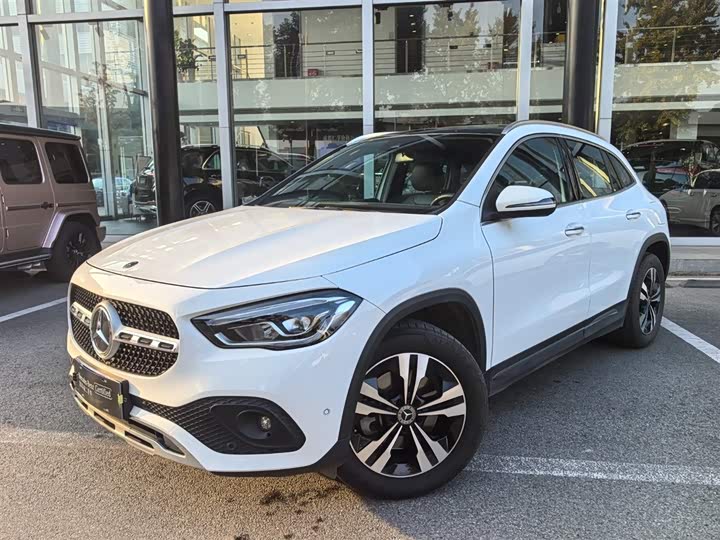 Фото 1 - Mercedes-Benz GLA-Class