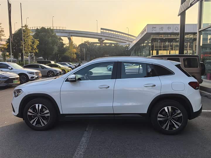 Фото 6 - Mercedes-Benz GLA-Class